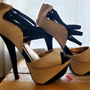 Lola Shoetique Black and White Heels